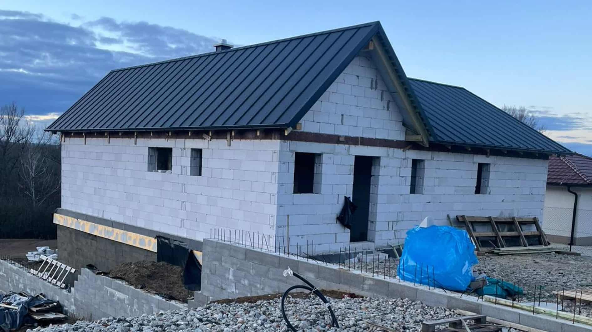 Pokládka, oplechovanie a lemovanie strechy