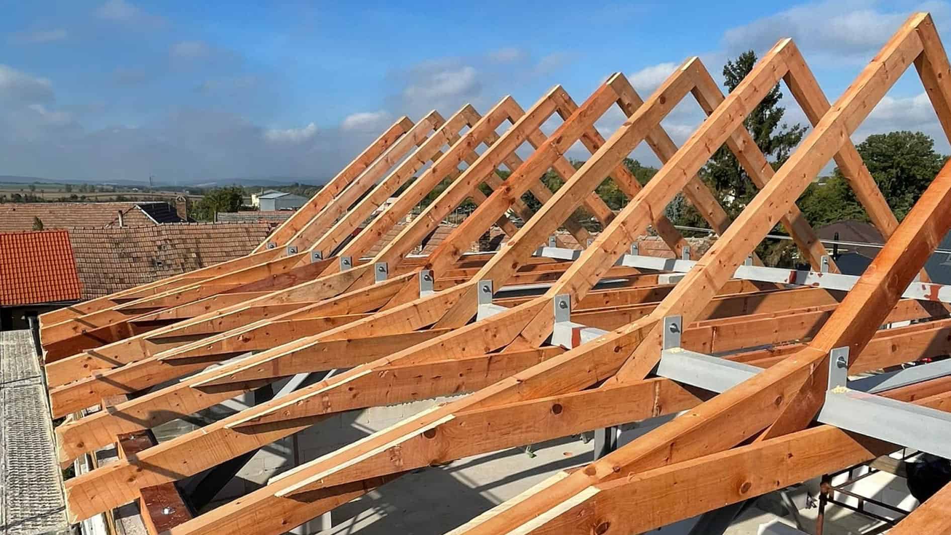 Predĺženie strechy domu