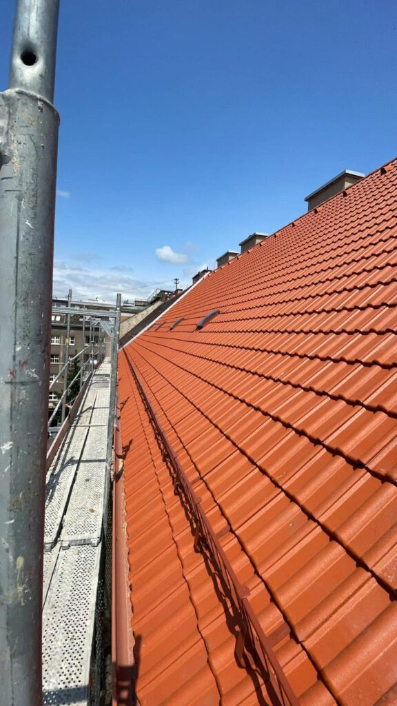 Detail komína a jeho napojenia na strešnú krytinu